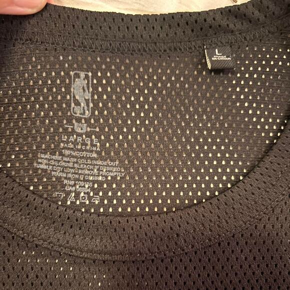 Nwt black and grey mesh Philadelphia 76ers crop tee, large - Picture 4 of 6